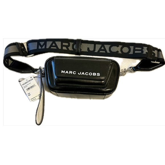 Marc Jacobs Handbags - NWT ❤️ Marc Jacobs Bold Cargo Crossbody Bag in Black - MSRP $395